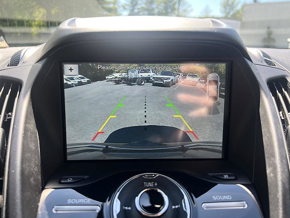 Used 2019 Ford Escape Titanium AWD/4WD image 16