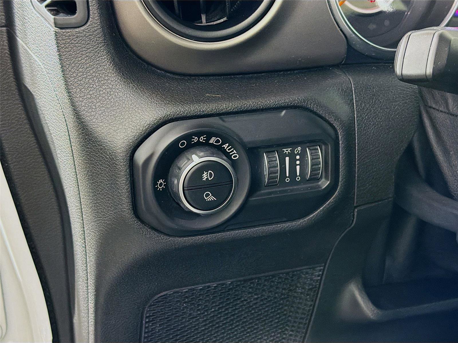 Used 2020 Jeep Gladiator Sport w/ Quick Order Package 24S image 10