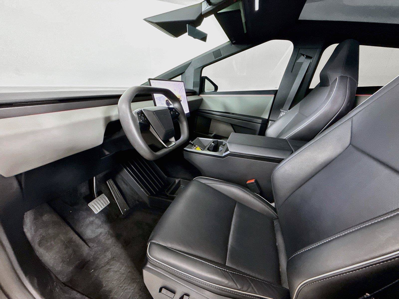 Used 2024 Tesla Cybertruck AWD Crew Cab image 11