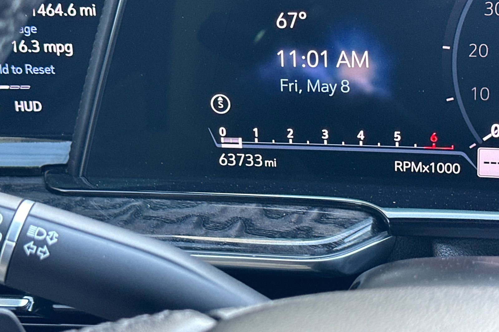 Certified 2021 Cadillac Escalade ESV Premium Luxury w/ Driver Assist Tech Package AWD/4WD image 33