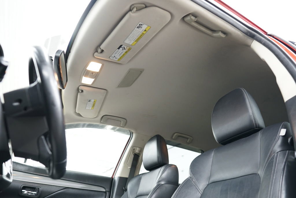 Used 2019 Mitsubishi Outlander SEL AWD/4WD image 37