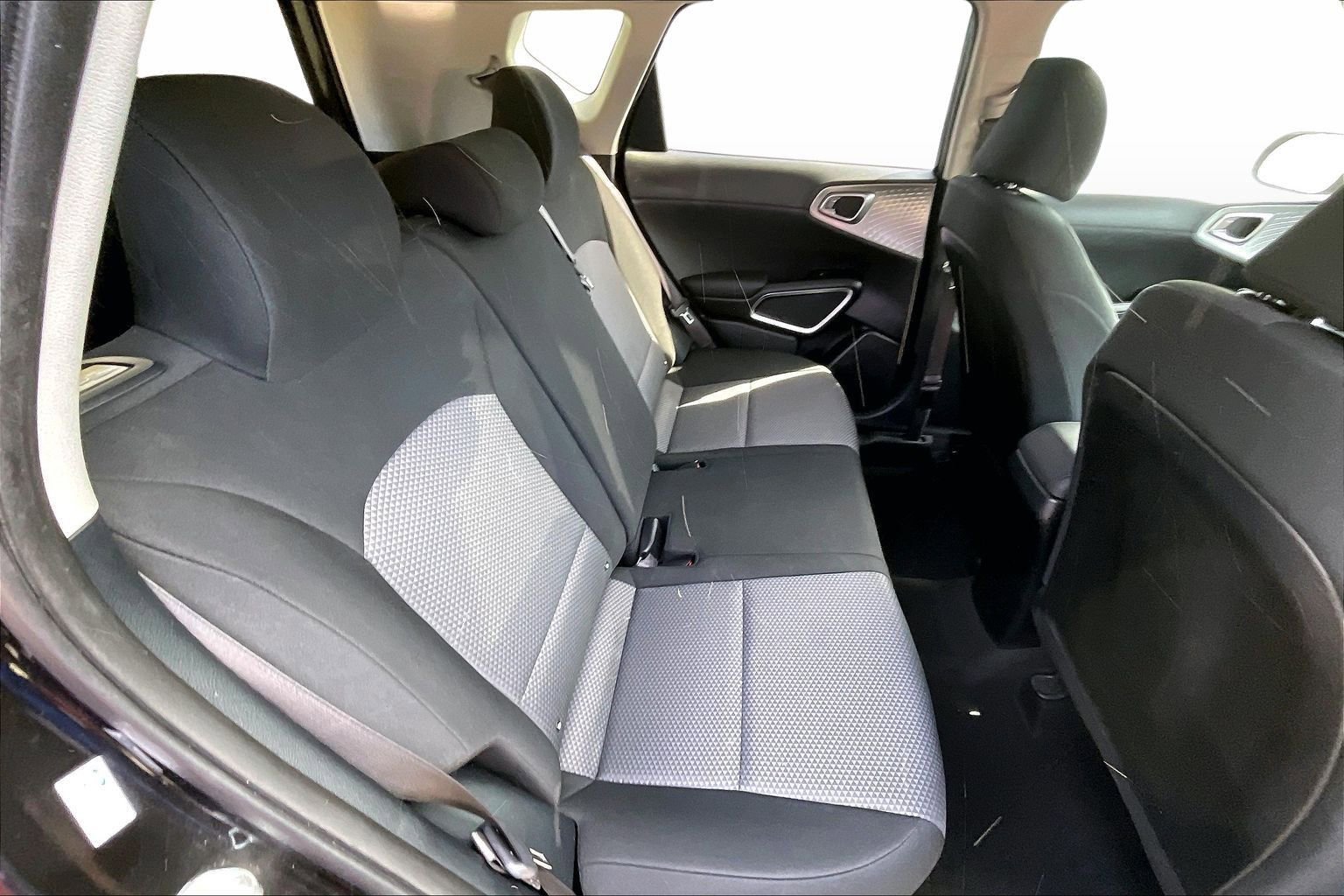 Used 2022 Kia Soul LX FWD image 26