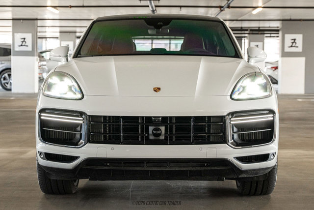 Used 2023 Porsche Cayenne Turbo AWD/4WD image 13