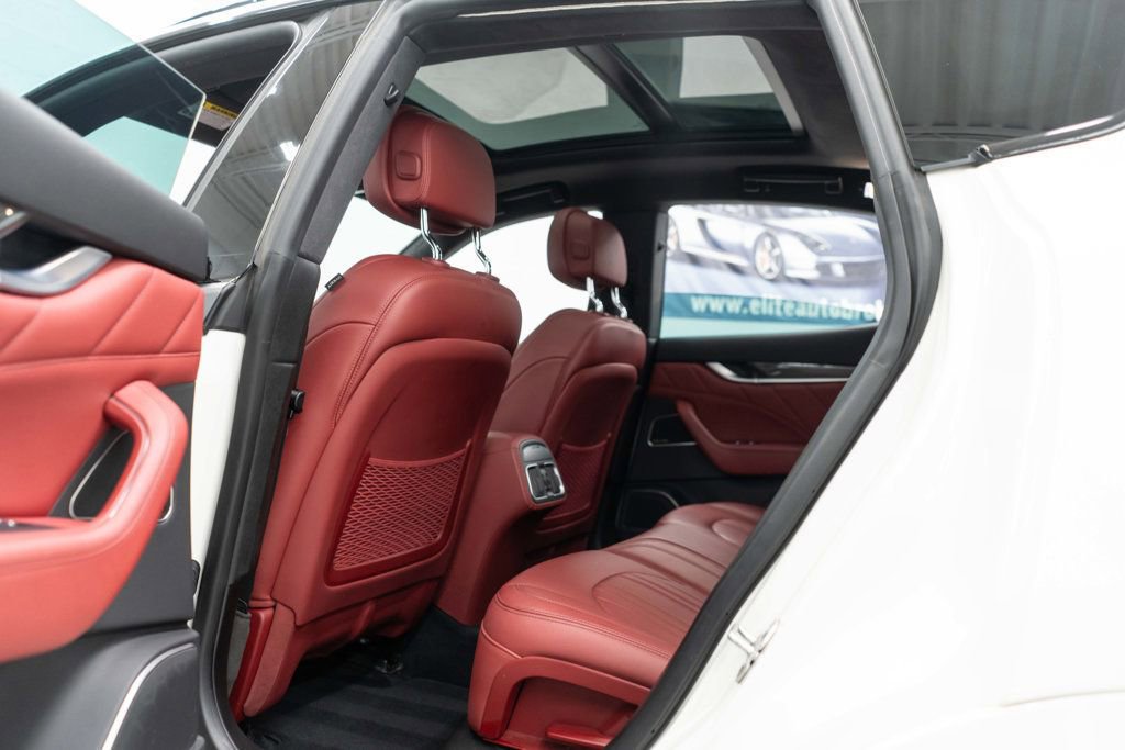 Used 2022 Maserati Levante GT AWD/4WD image 29
