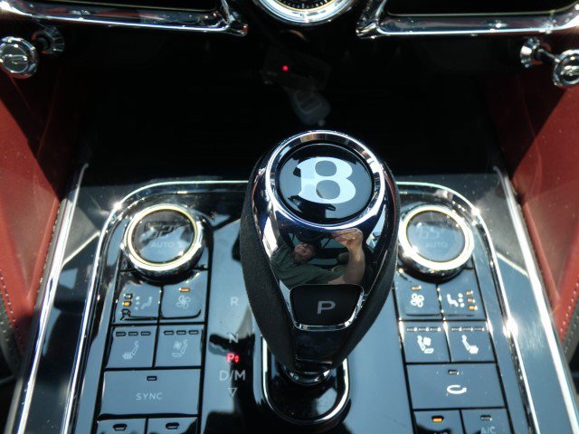 Used 2024 Bentley Flying Spur W12 AWD/4WD image 19