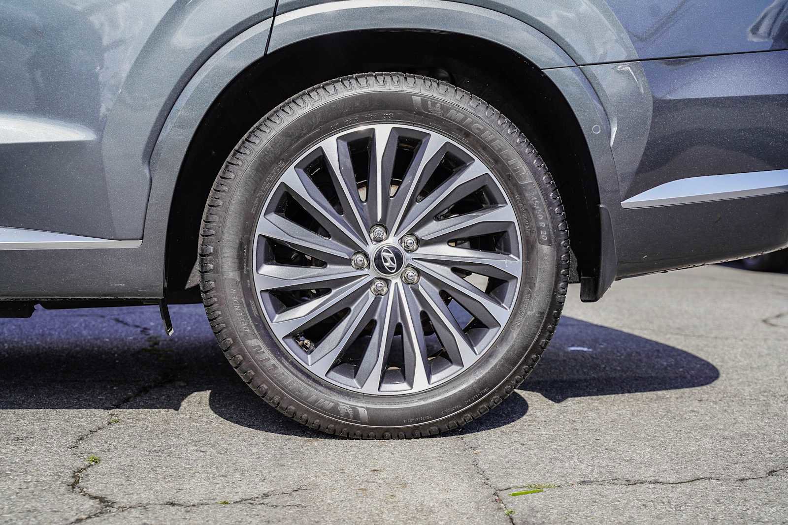 Used 2023 Hyundai Palisade Calligraphy image 8