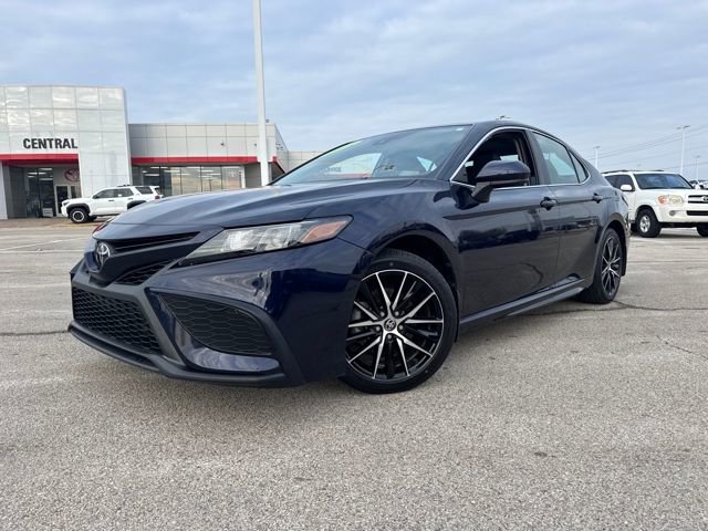 Used 2021 Toyota Camry SE image 1