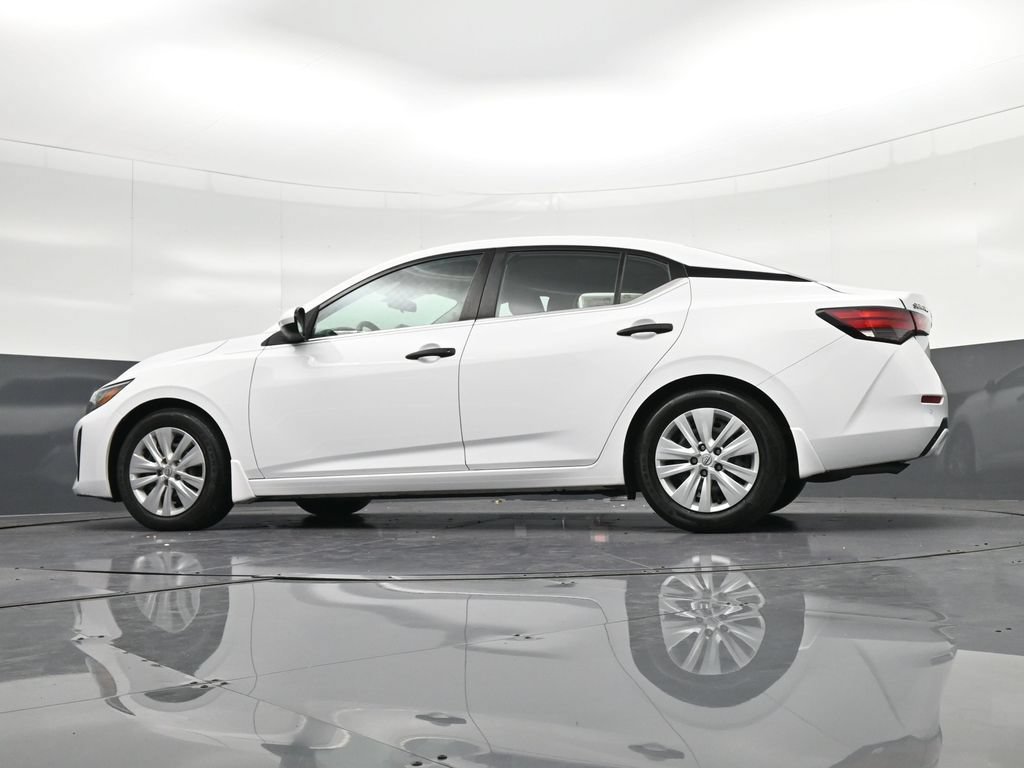 Used 2024 Nissan Sentra S FWD image 32