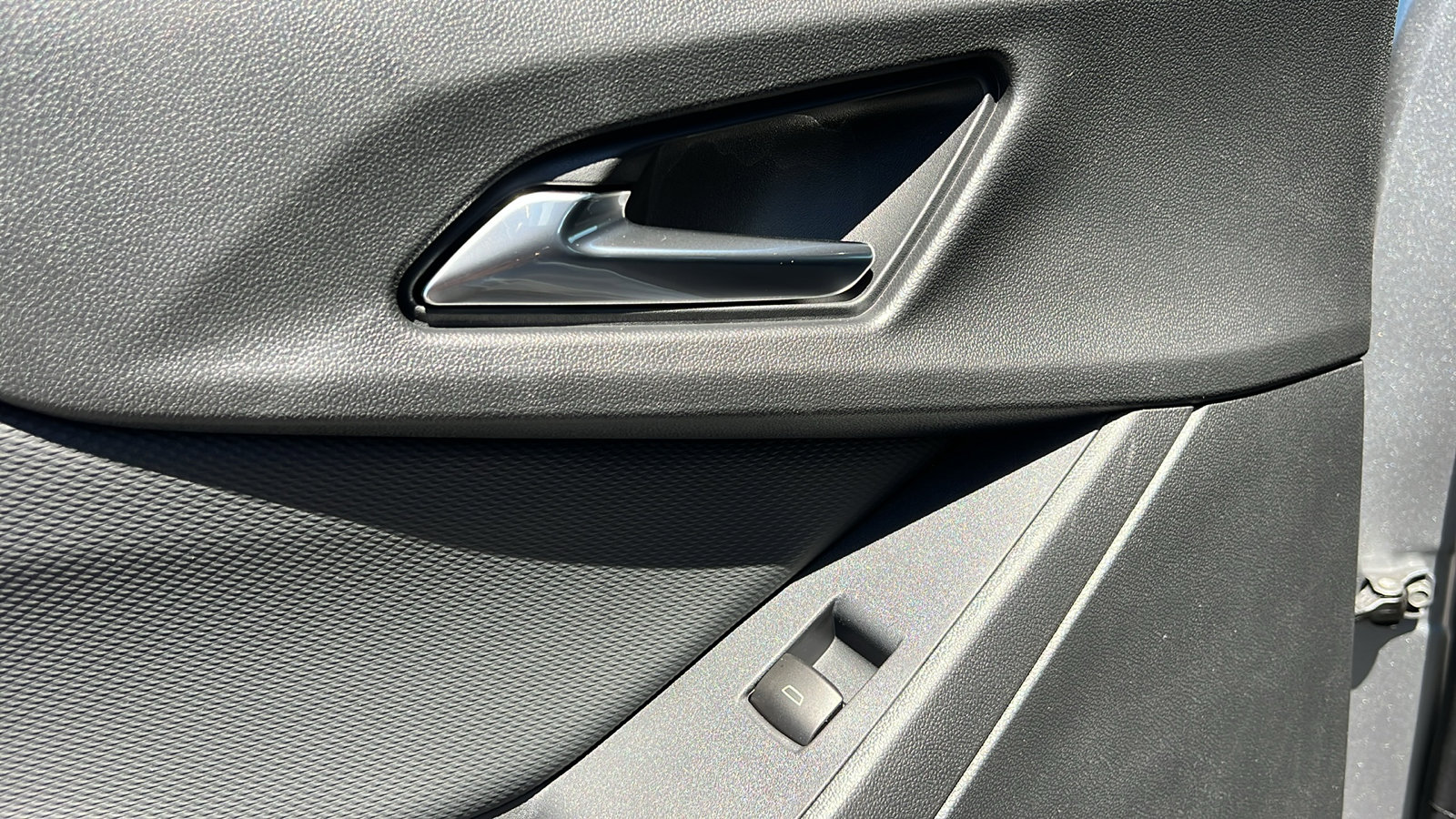 New 2026 Chevrolet Equinox LT AWD/4WD image 12