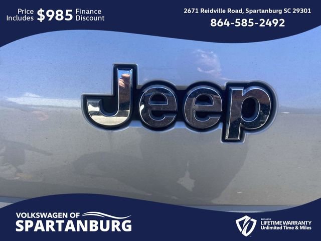 Used 2023 Jeep Grand Cherokee L Laredo image 6