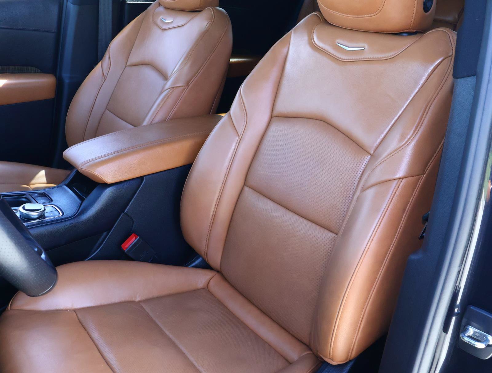 Used 2023 Cadillac XT4 Sport FWD image 19