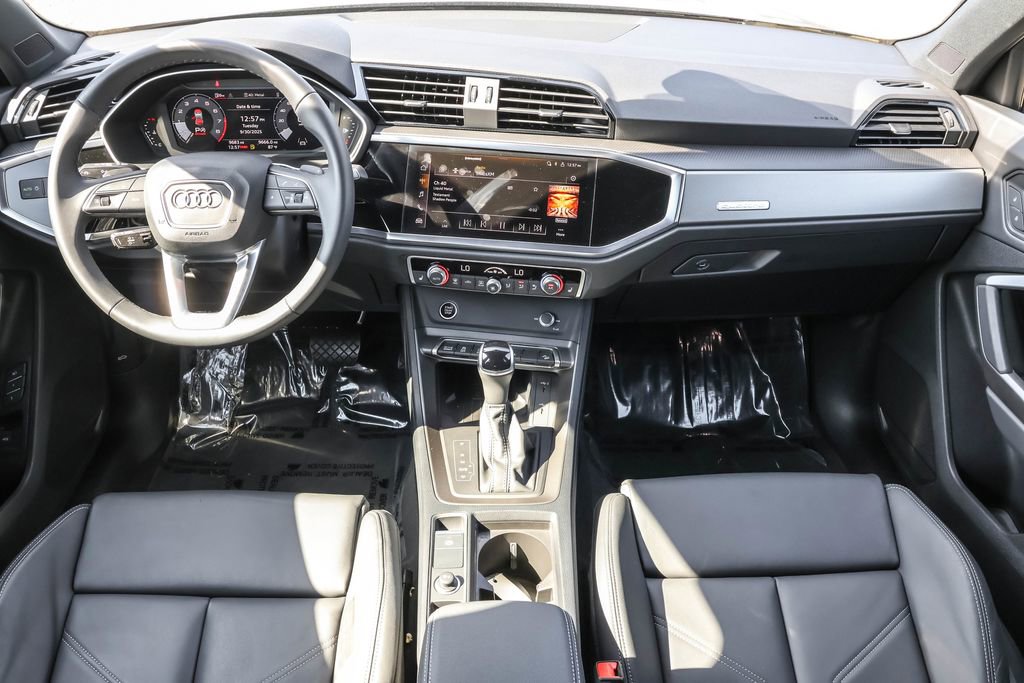 Used 2024 Audi Q3 2.0T Premium w/ Convenience Package image 45