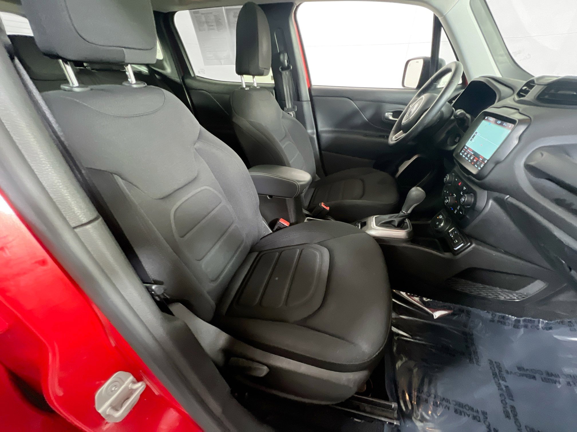 Used 2022 Jeep Renegade Latitude w/ Sun/Sound Group image 28