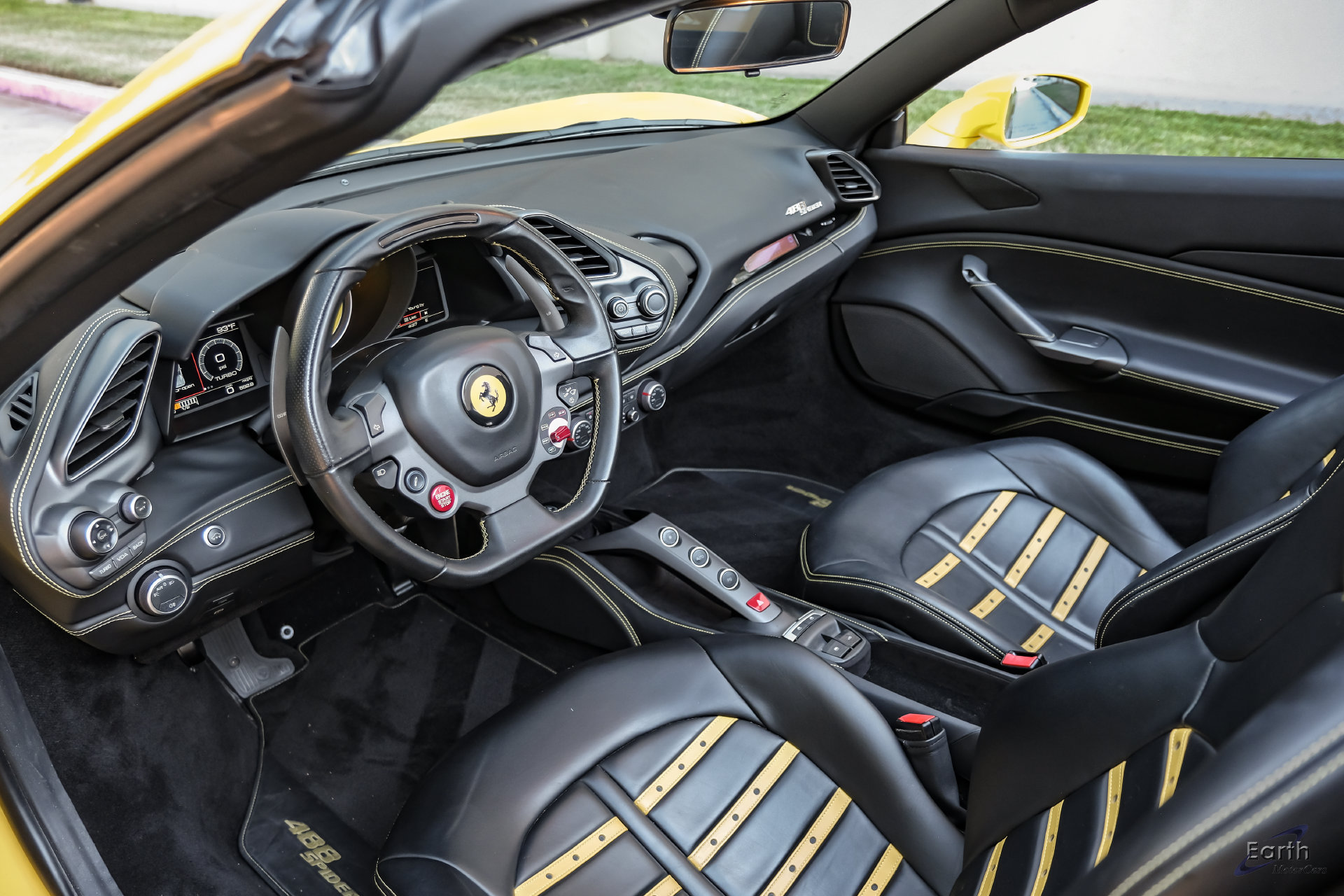 Used 2018 Ferrari 488 Spider RWD image 2