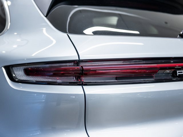 Used 2025 Porsche Cayenne image 21