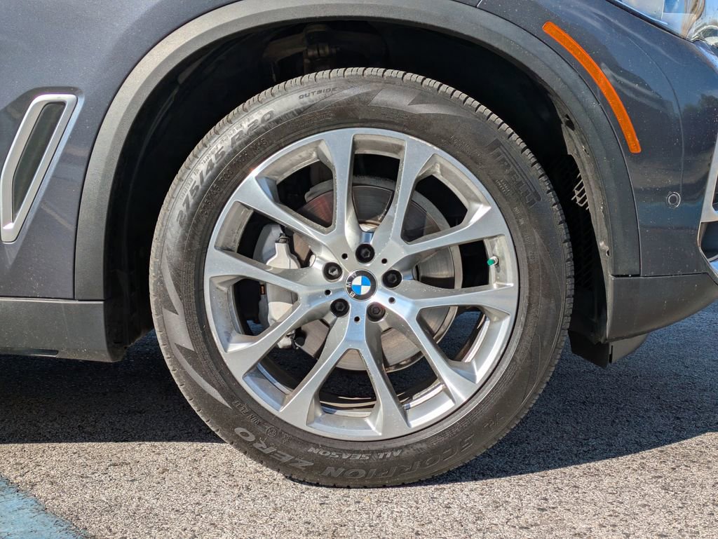 Used 2021 BMW X5 xDrive40i w/ Premium Package image 11