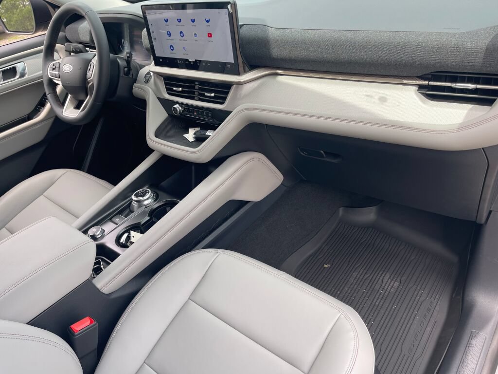 New 2026 Ford Explorer Active w/ Active Comfort Package AWD/4WD image 24