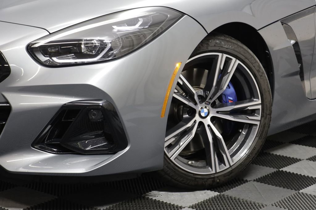 Certified 2025 BMW Z4 M40i w/ Shadowloine Package RWD image 3