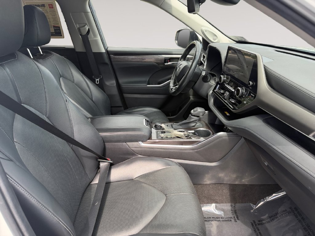 Used 2023 Toyota Highlander Limited AWD/4WD image 15