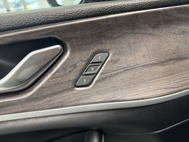 Used 2023 Jeep Grand Cherokee 4WD 4xe w/ Luxury Tech Group II image 19