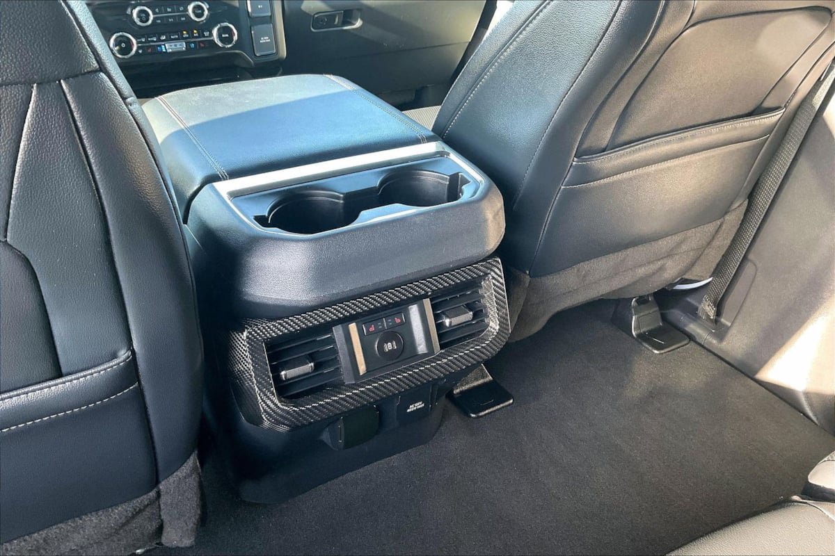 Used 2024 Ford F250 Lariat w/ Lariat Ultimate Package AWD/4WD image 28