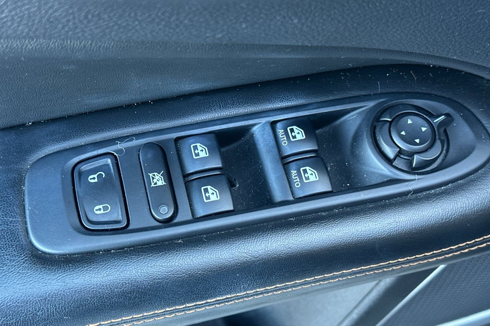 Used 2018 Jeep Compass Limited w/ Navigation Group image 13