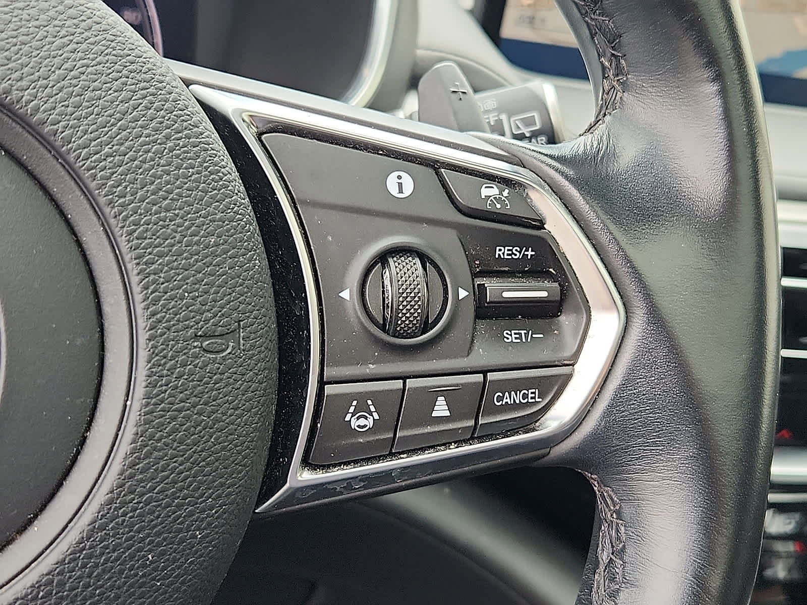 Certified 2023 Acura MDX SH-AWD w/ Technology Package image 25