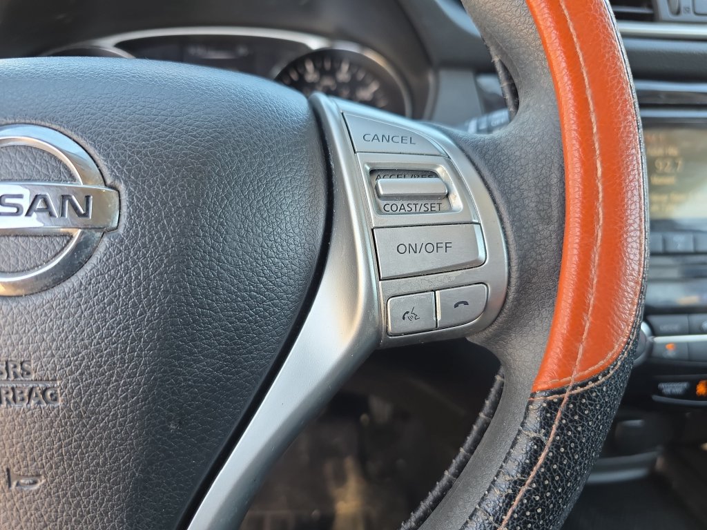 Used 2014 Nissan Rogue SV FWD image 23