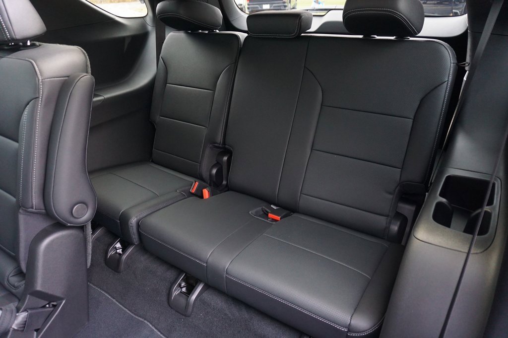 New 2026 Chevrolet Traverse LT w/ Driver Confidence Package image 12