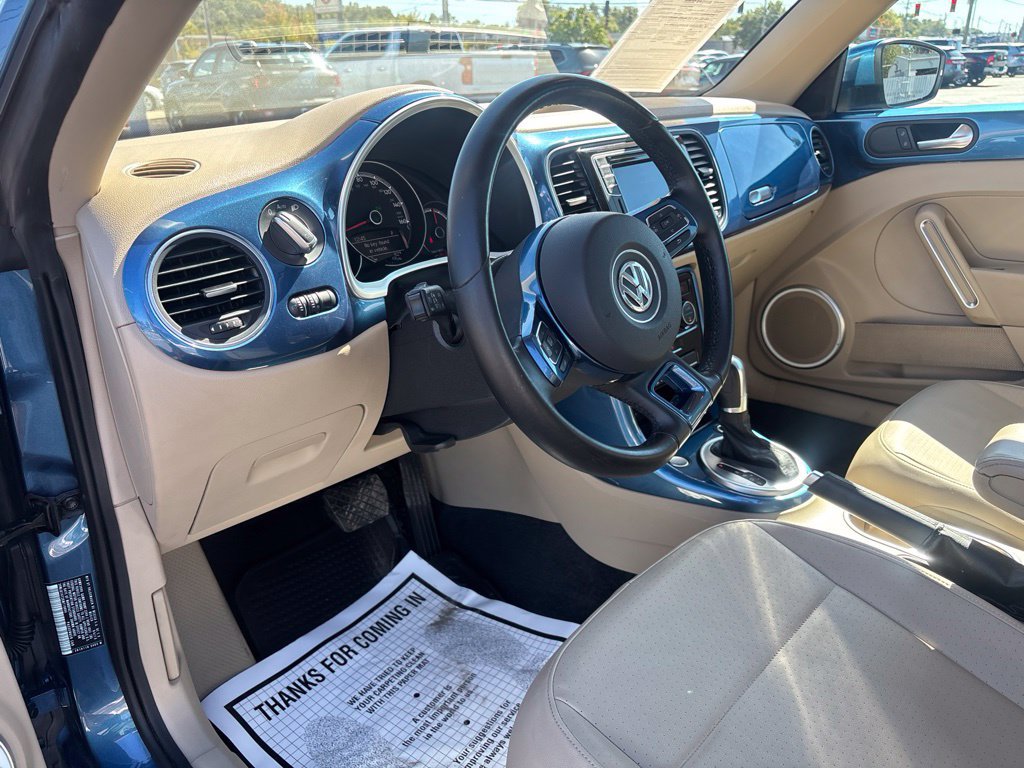 Used 2019 Volkswagen Beetle 2.0T SE FWD image 16