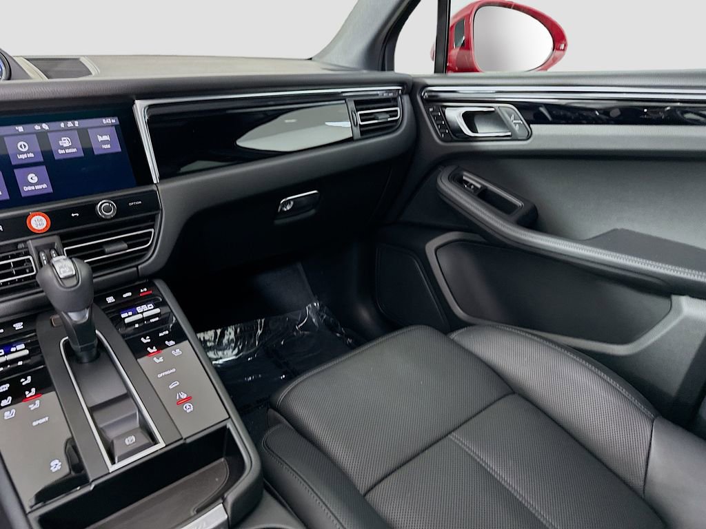 Certified 2026 Porsche Macan image 26