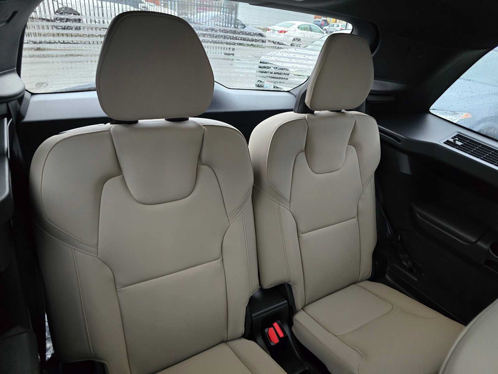 New 2026 Volvo XC90 B6 Plus w/ Protection Package Premier AWD/4WD image 15