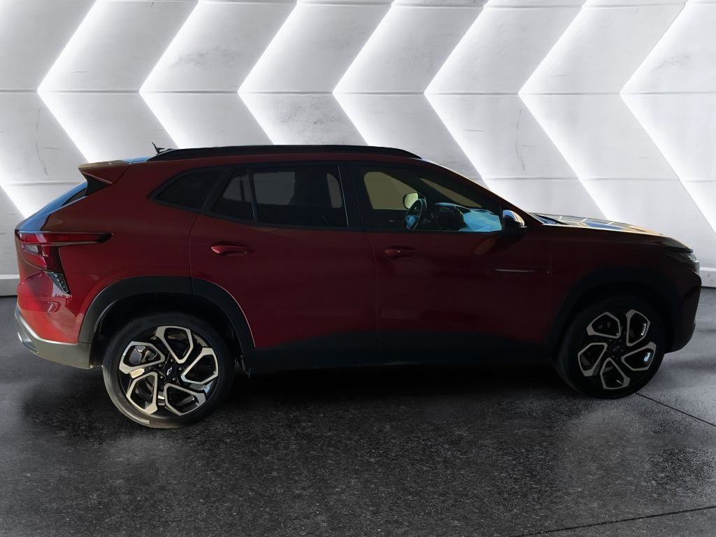 Used 2025 Chevrolet Trax RS w/ Driver Confidence Package image 4