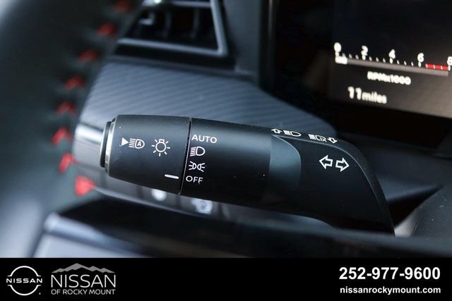 New 2025 Nissan Kicks SR FWD image 24