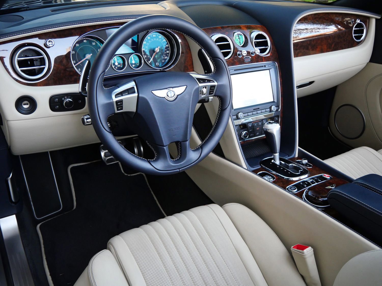 Used 2017 Bentley Continental GT image 13