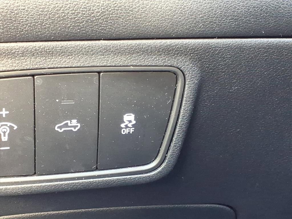 Used 2022 Hyundai Santa Cruz SEL Premium w/ Cargo Package image 17