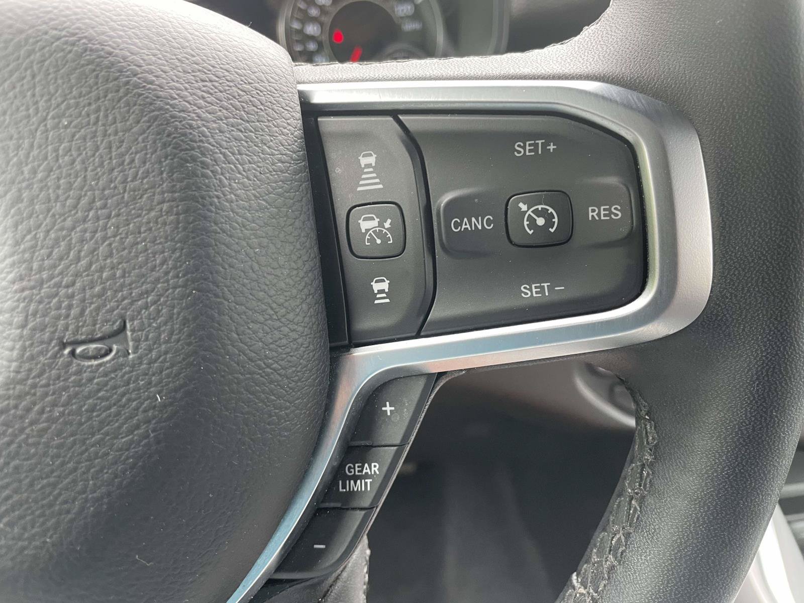 Used 2025 RAM 1500 Big Horn AWD/4WD image 23