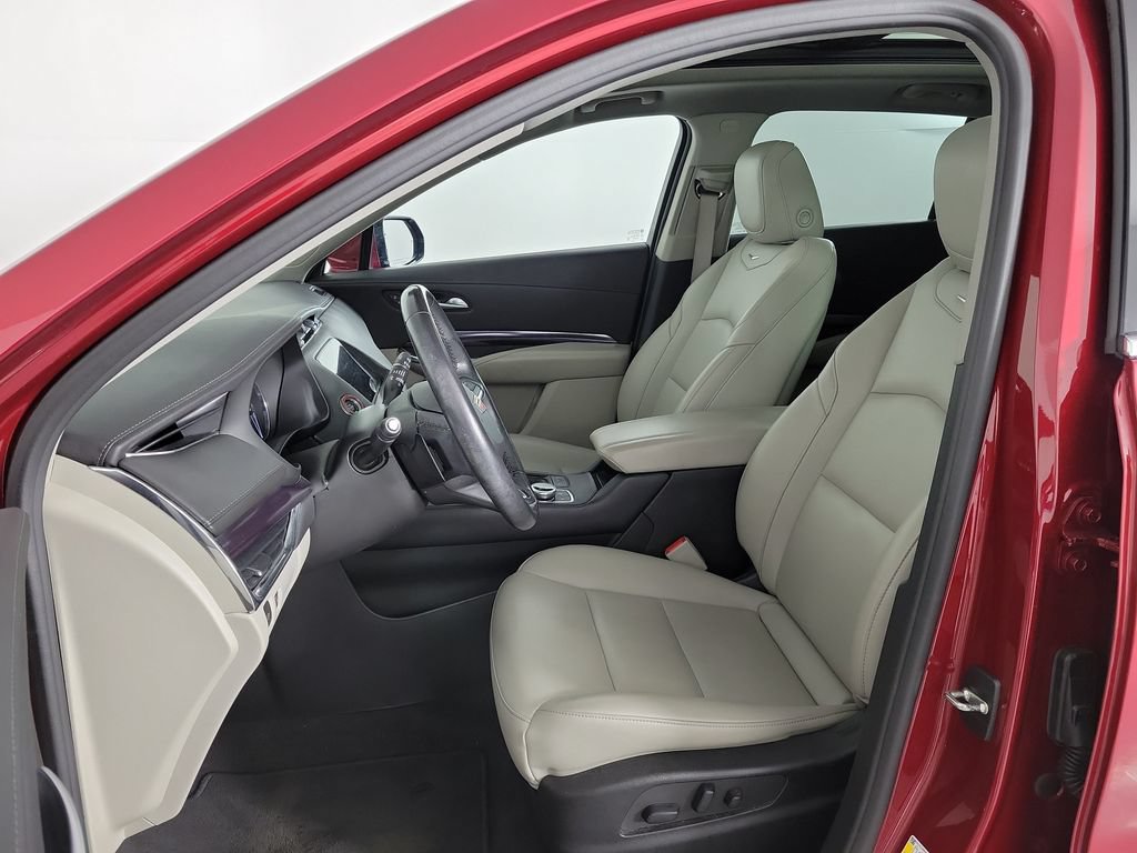 Used 2023 Cadillac XT4 Luxury w/ Driver Awareness Package FWD image 17
