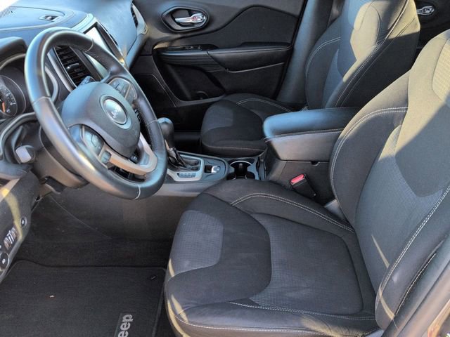 Used 2015 Jeep Cherokee Latitude w/ Comfort/Convenience Group image 12