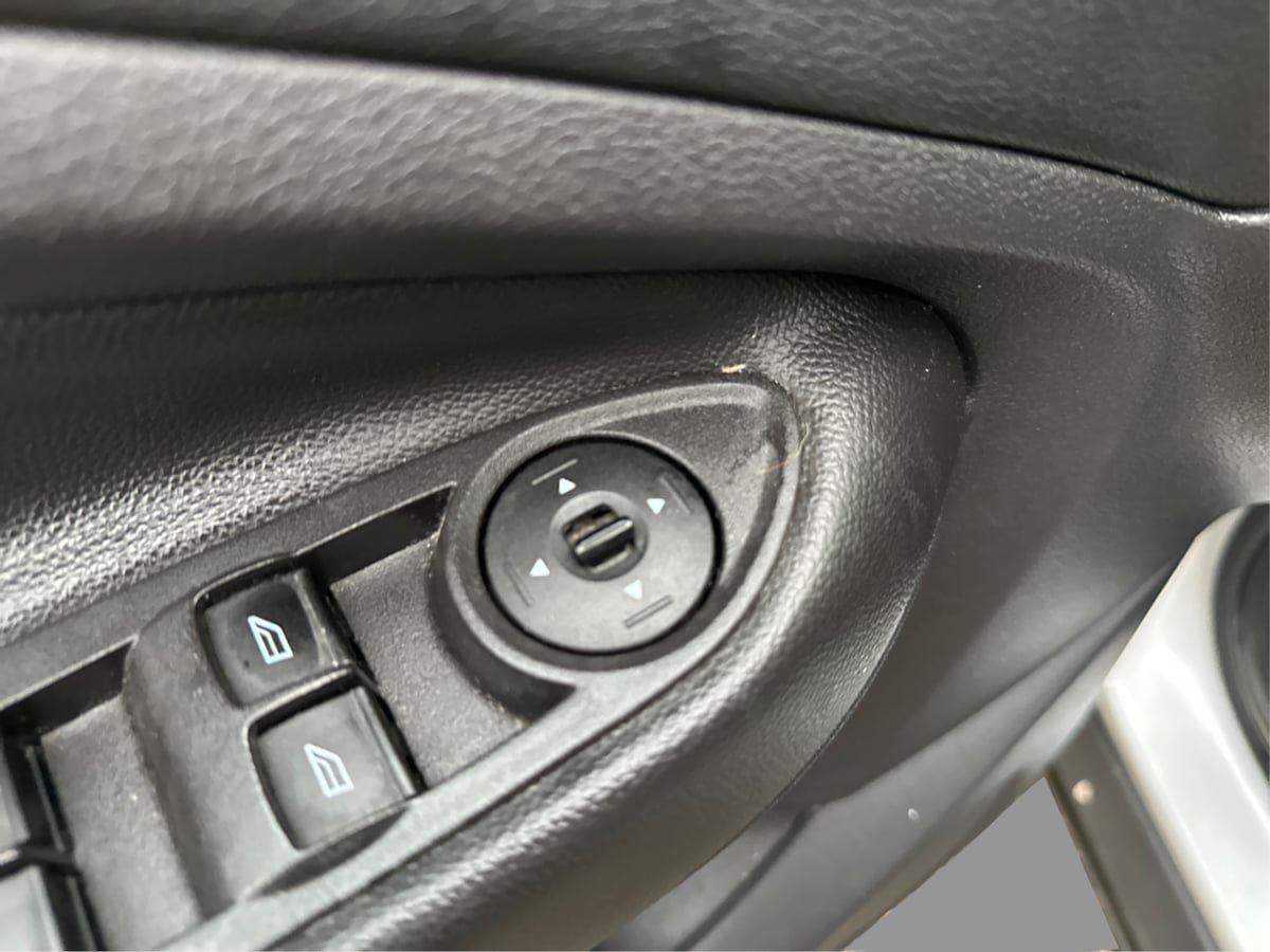 Used 2013 Ford Escape SE FWD image 28