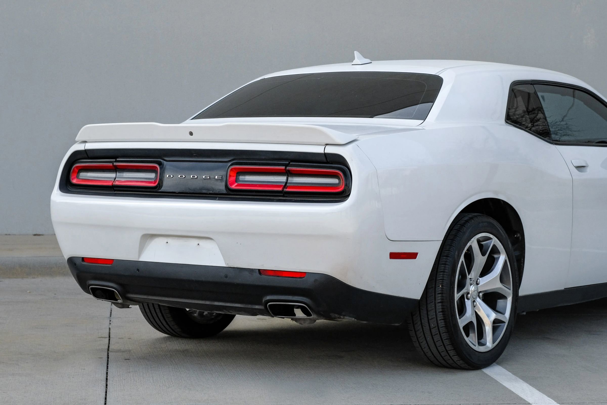 Used 2016 Dodge Challenger SXT Plus image 5