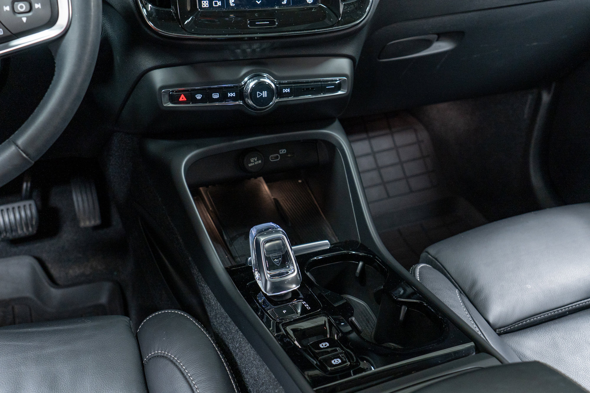 Used 2023 Volvo XC40 B5 Plus w/ Protection Package Premier image 20
