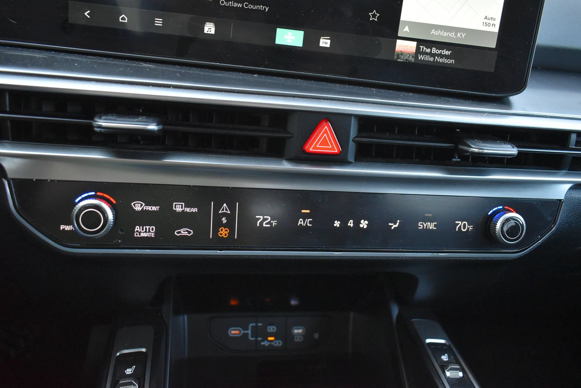 Used 2025 Kia Sorento S AWD/4WD image 29