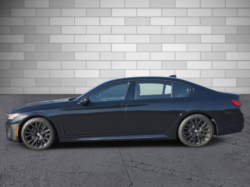 Used 2022 BMW 750i xDrive w/ Executive Package image 2