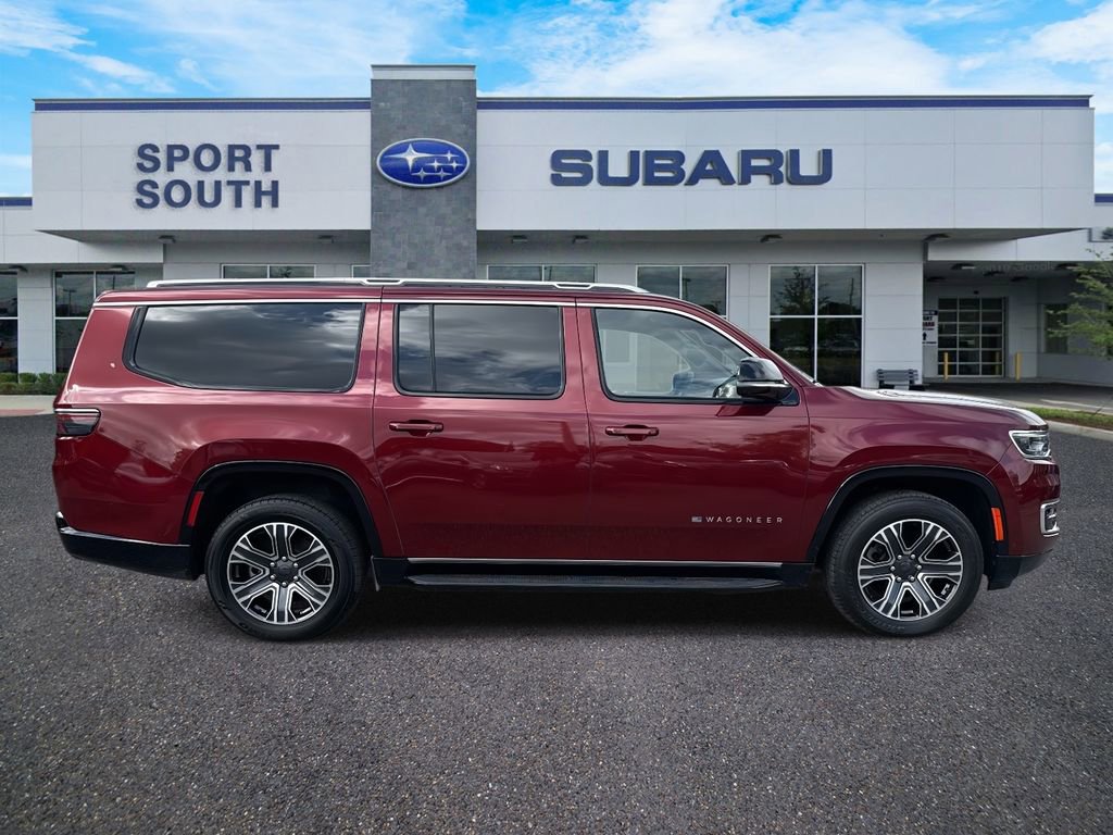 Used 2024 Jeep Wagoneer L Series II image 2