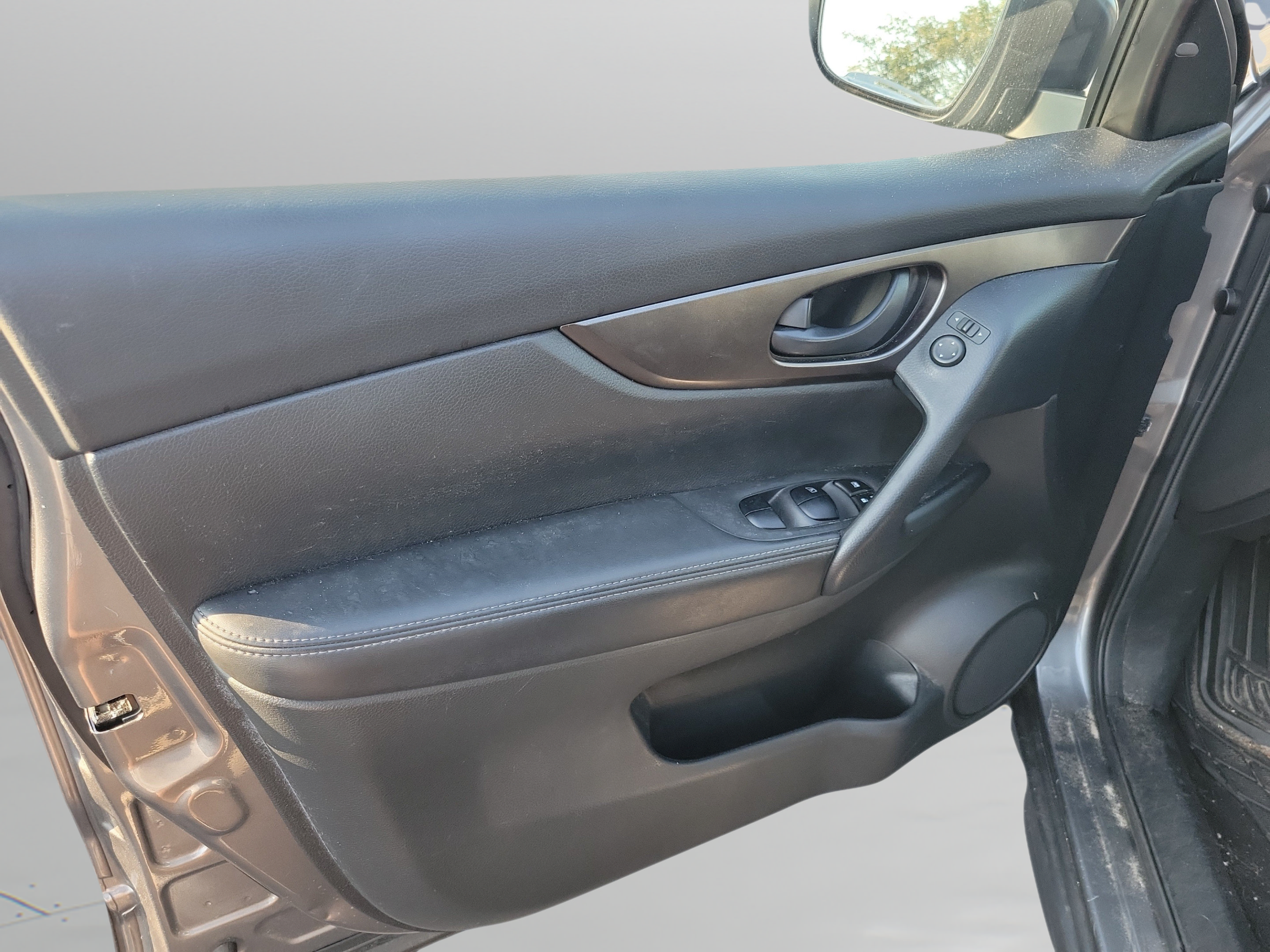 Used 2020 Nissan Rogue Sport S w/ Appearance Package FWD image 8