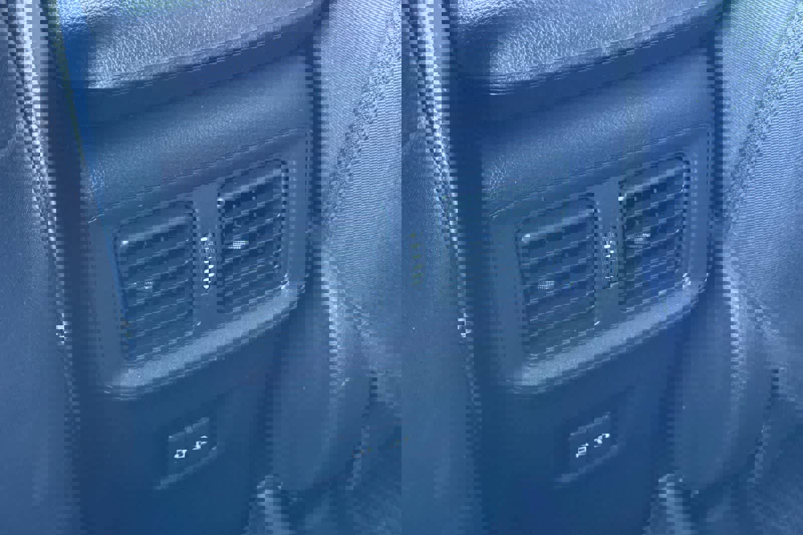 Used 2022 Toyota RAV4 XLE image 15