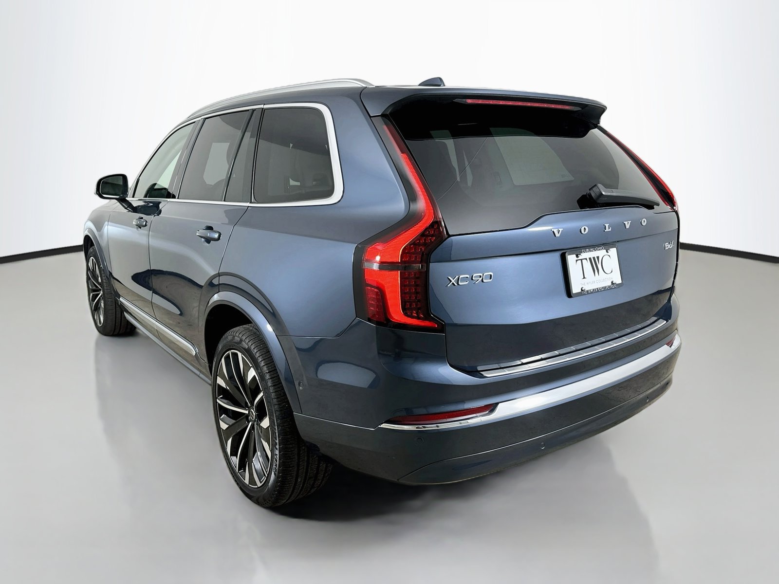 Certified 2026 Volvo XC90 B6 Ultra AWD/4WD image 7