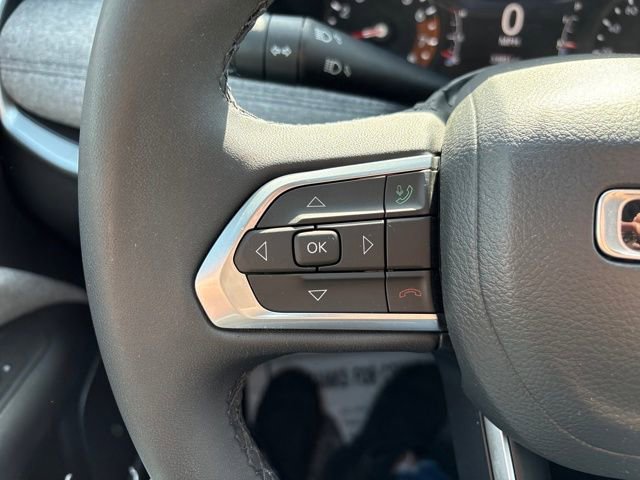 Used 2023 Jeep Compass Latitude image 24