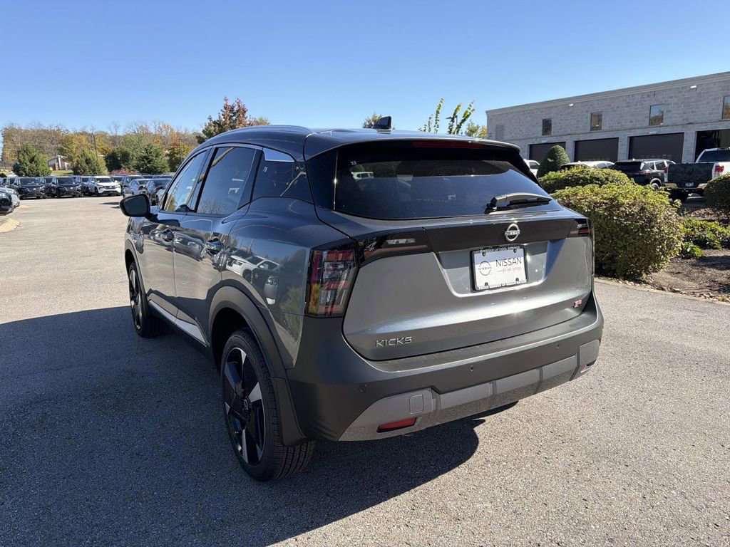 New 2026 Nissan Kicks SR FWD image 5